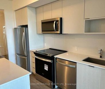 Burnhamthorpe and Robert Speck Brand New 2Bdrm 1Parking 1Locker - Photo 1