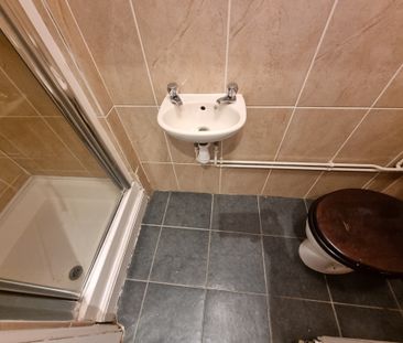 4 Bed Student Accommodation - Photo 3