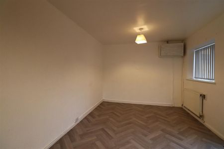 1A Ringwood Highway, Potters Green, Coventry. - Photo 4