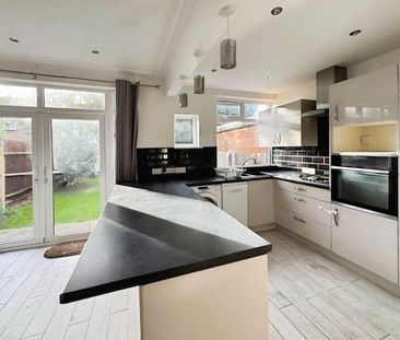 3 bedroom terraced house to rent - Photo 6