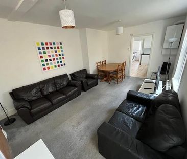 6 bedroom house to rent - Photo 1