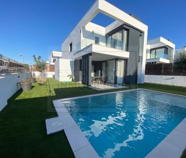 Luxury 4 room Detached House for rent in Bétera, Valencia - Photo 2