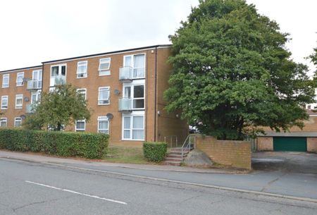 1 bedroom Apartment - UPPERFIELD ROAD, WELWYN GARDEN CITY. - Photo 4