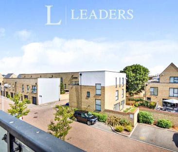 3 bedroom semi-detached house to rent - Photo 5