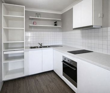 2/15 Figgis Street, Kedron QLD, Belconnen - Photo 4