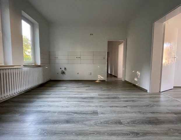 3-Zimmer-Wohnung mit großer Küche & Wirtschaftsraum. - Photo 1