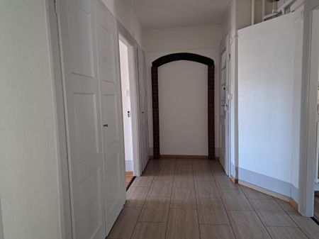 APPARTEMENT DE 3 PIECES AU 2EME ETAGE AVEC BALCON - Photo 5