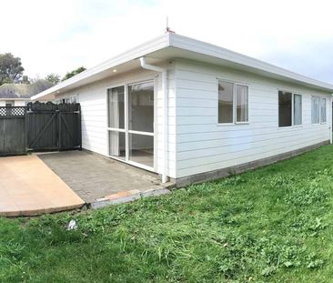 Family Friendly Home - Photo 3