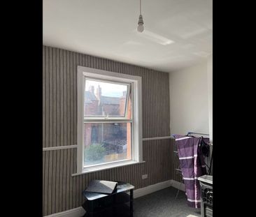 1 Bed Flat, Leeds, LS12 - Photo 1