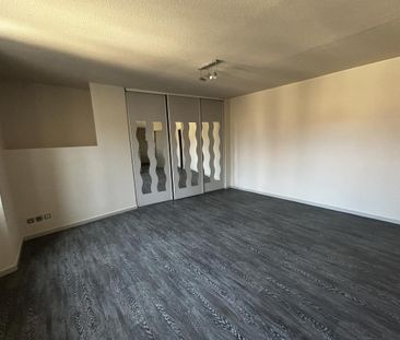 Location Appartement 2 pièces 59m² LE CREUSOT 71200 - Photo 2