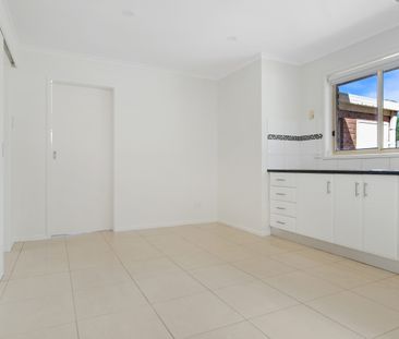 Comfortable & Convenient Living in a Quiet Court - Photo 6