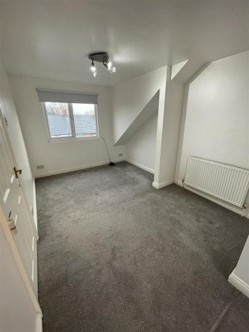 3 bedroom apartment to rent - Photo 3