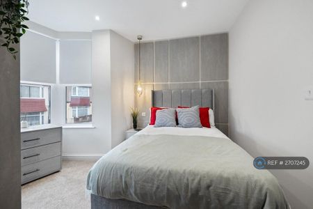 1 bedroom in a house share to rent - Photo 3