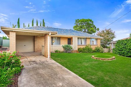 THREE BEDROOM HOME EAST TAMWORTH - Photo 2