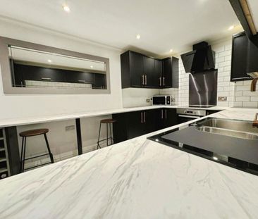 2 bedroom Flat To Let - Photo 5