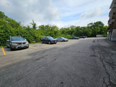 For Lease - 4 Avalon Place Unit# 102, Kitchener, Ontario - Photo 4