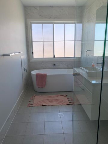 Catherine Field - Photo 5