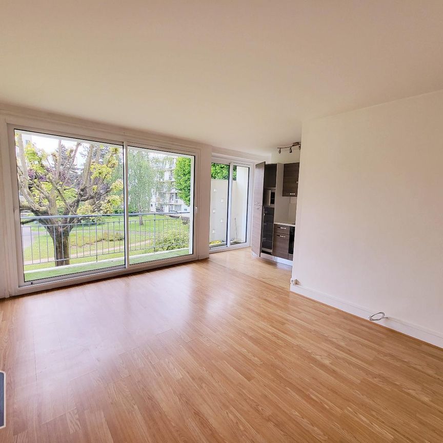 Location Appartement 2 pièces 41m² MONT ST AIGNAN 76130 - Photo 1