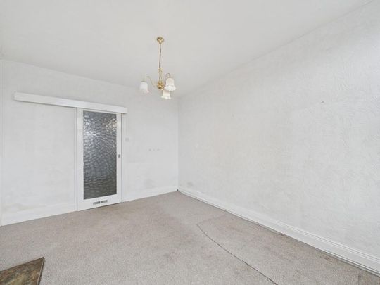 2 bedroom end of terrace house to rent - Photo 1