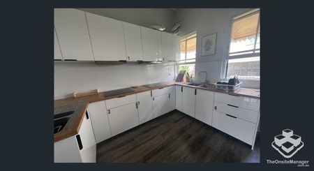 Single Room Available - Photo 4