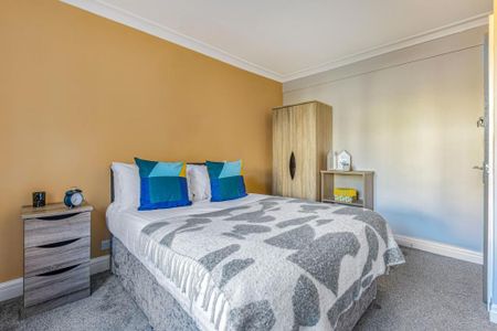 3 bedroom terraced house to rent - Photo 4