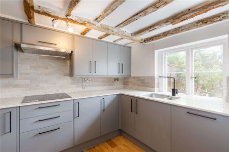 Converted Grade II listed building offering contemporary living in a rural location - Photo 3