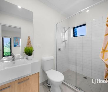 24 Palmerston Walk, Werribee VIC, Belconnen - Photo 6