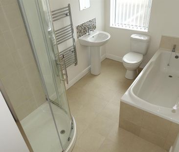 2 bedroom terraced house to rent - Photo 4