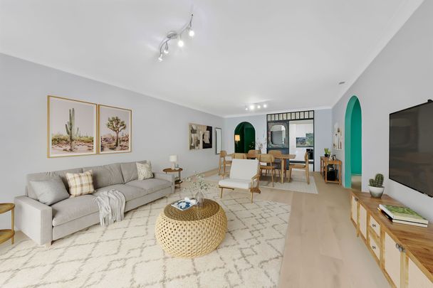 Spacious & Light-Filled 2-Bedroom Apartment With Renovated Bathroom - Photo 1