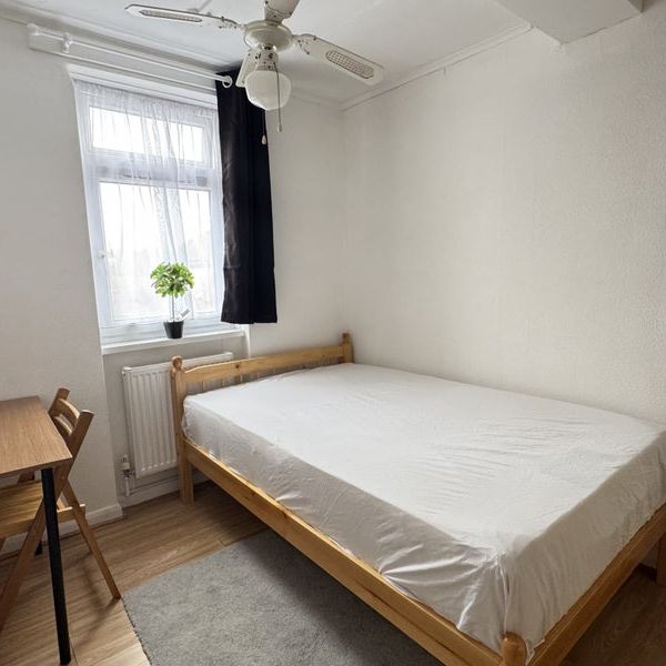 A Fine Shared House share for Rent near Canary Wharf Room D - Photo 1