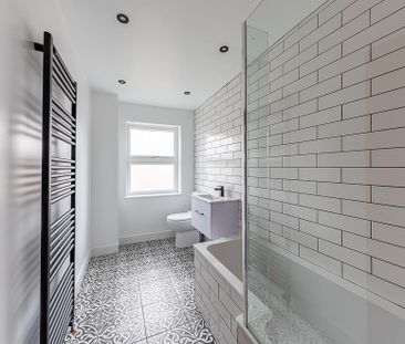 2 bedroom end of terrace house to rent - Photo 5