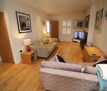 3 bedroom terraced house to rent - Photo 1