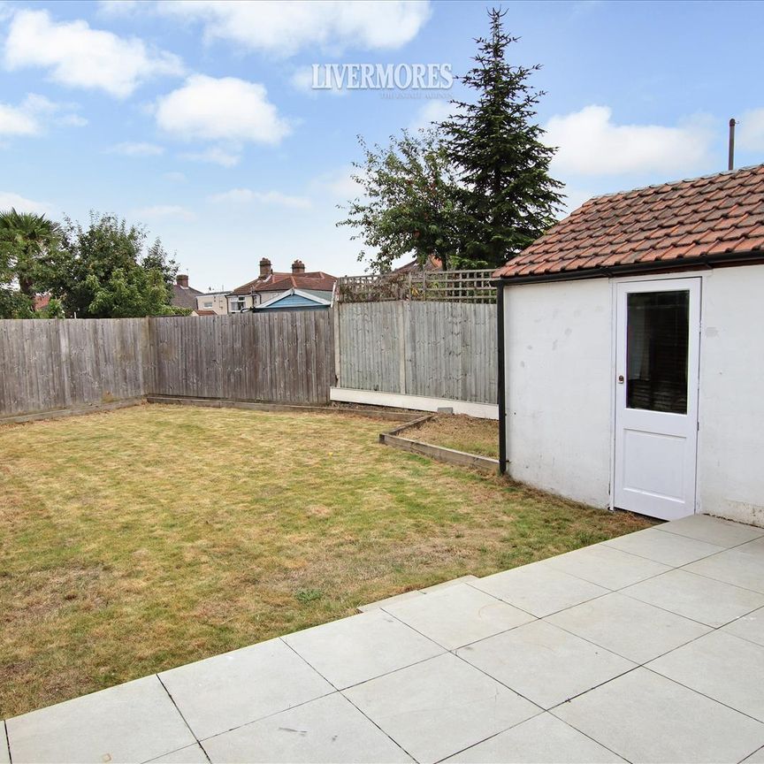 3 bedroom Semi-Detached House to let - Photo 1