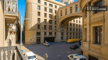 barcelona, Catalonia 08002 - Photo 5