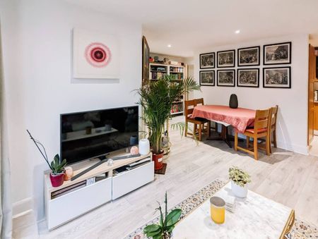 2 Bed Flat, Hatton Garden, EC1N - Photo 2