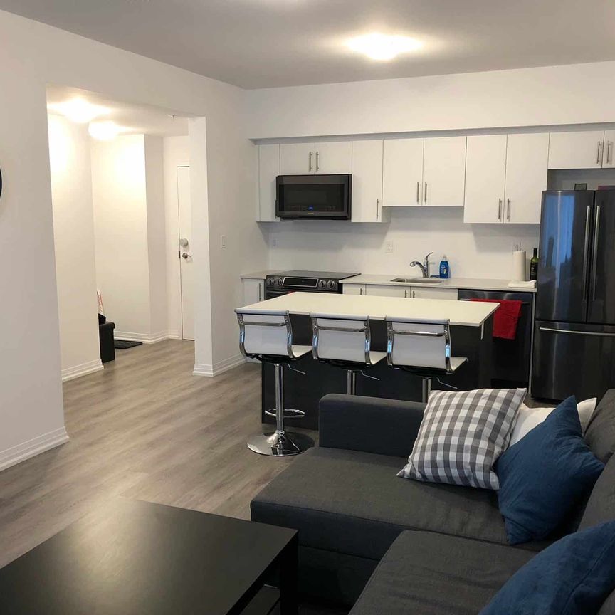 Two bedroom condo Barrie - Photo 1