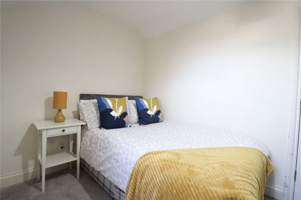 2 Bedroom Flat / Apartment - Westridge Road, Southampton - Photo 1