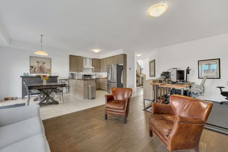 For Lease - 241 Longboat Run, Brantford, Ontario - Photo 5