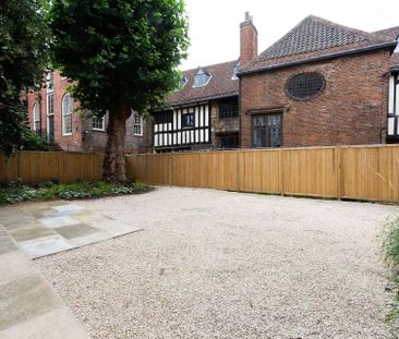 1 bedroom second floor apartment in York city centre - Photo 2