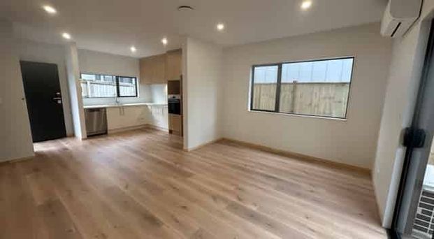 Mangere Bridge, 3 bedrooms - Photo 1