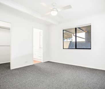 NEWLY RENOVATED FAMILY HOME - Photo 6