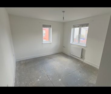 3 Bed Flat, Bank Street, M11 - Photo 4