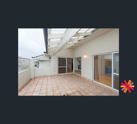 2/7 Leonard Street, Victoria Park, WA 6100 - Photo 1