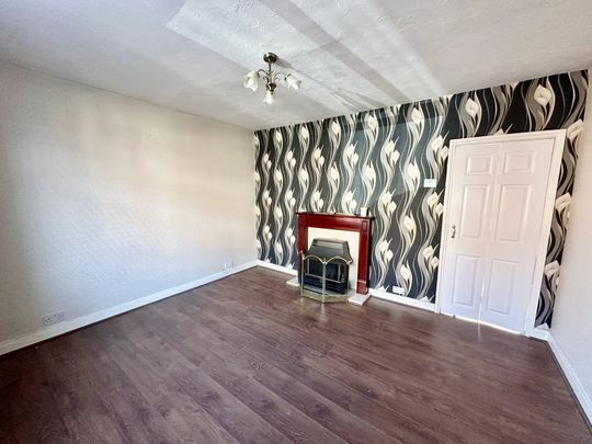 Dawlish Mount, Leeds - Photo 1