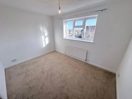 2 bedroom semi-detached house to rent - Photo 4