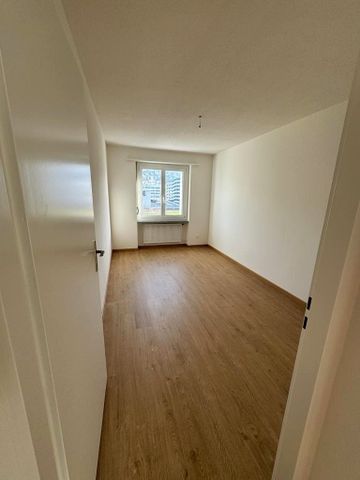 Rent a 4 ½ rooms apartment in Buchrain - Photo 5