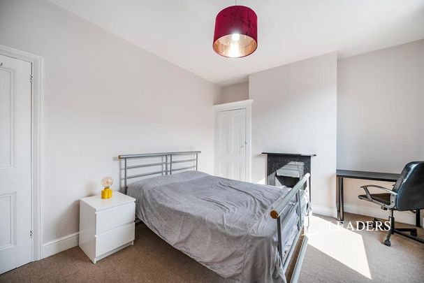 4 bedroom terraced house to rent - Photo 1