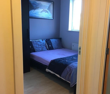 1 bedroom in a house share to rent - Photo 2