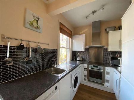 Upham Park Road, Chiswick, W4 - Photo 2