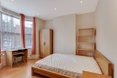 5 Bed Student Accommodation - Photo 4